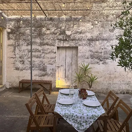 Casa Licchia, Casa Salentina Con Giardino 度假居